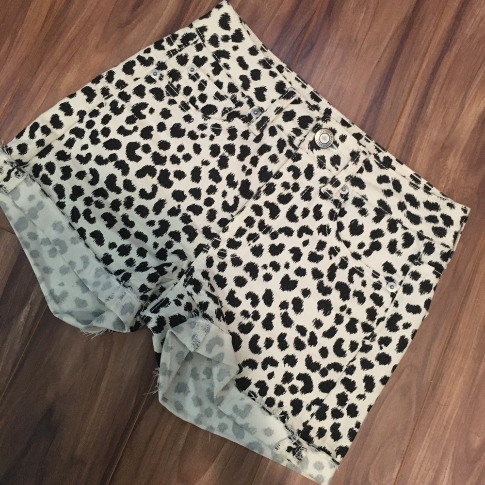 American eagle animal print high rise shorts